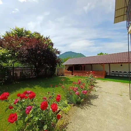 La Mansarda Brezoi Exterior photo
